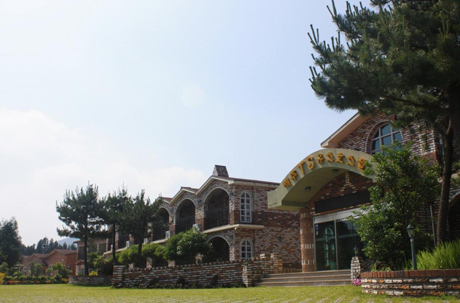 Jeju Ts Youth Hostel & Resort Seogwipo Exterior foto